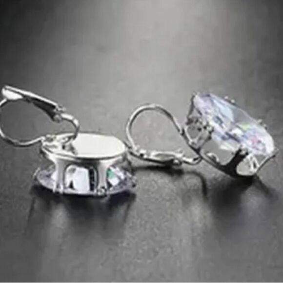 NWT - Large Oval Cut Cubic Zirconia Silver Earrings Lever Backing - Nickel Free - Picture 6 of 7